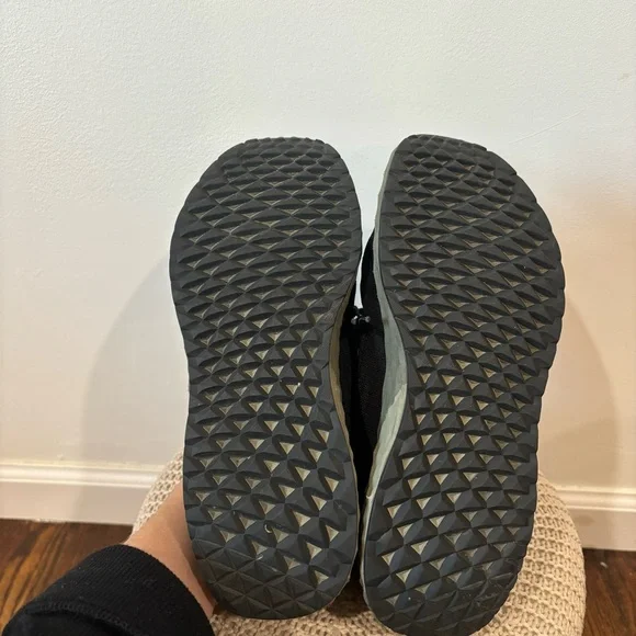 Nobull Ripstop Runner in Black Ivy Men’s 6.5 Women’s 8 - Picture 6 of 7